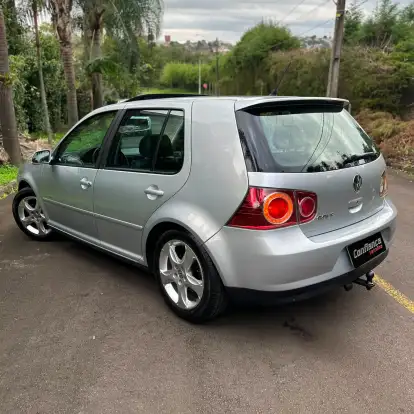 VOLKSWAGEN-GOLF-2010