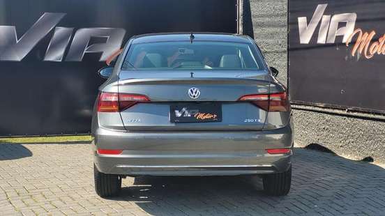 VOLKSWAGEN-JETTA-2018