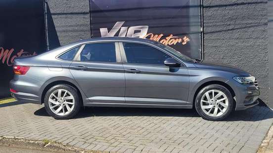 VOLKSWAGEN-JETTA-2018