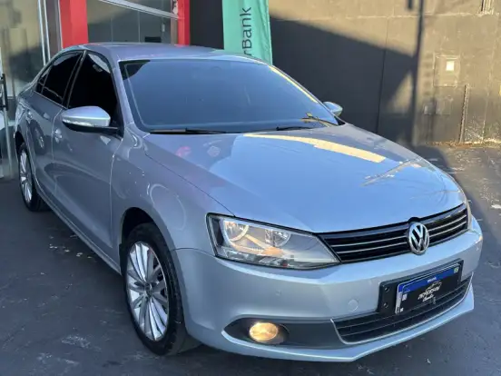 VOLKSWAGEN-JETTA-2.0 TSI HIGHLINE 200CV GASOLINA 4P TIPTRONIC VOLKSWAGEN-JETTA-2011
