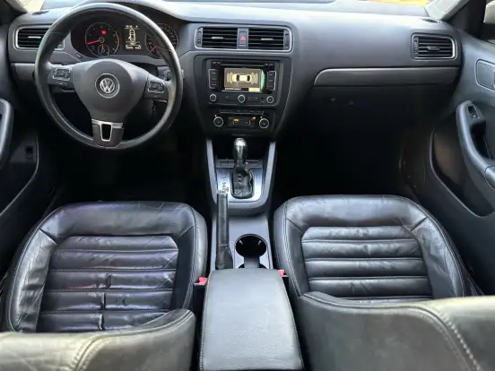 VOLKSWAGEN-JETTA-2.0 TSI HIGHLINE 200CV GASOLINA 4P TIPTRONIC VOLKSWAGEN-JETTA-2011