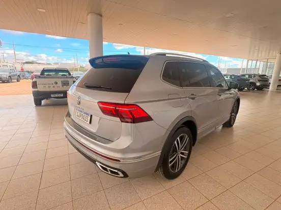 VOLKSWAGEN-TIGUAN-2023