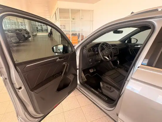 VOLKSWAGEN-TIGUAN-2.0 300 TSI GASOLINA ALLSPACE R-LINE AUTOMÁTICO VOLKSWAGEN-TIGUAN-2023