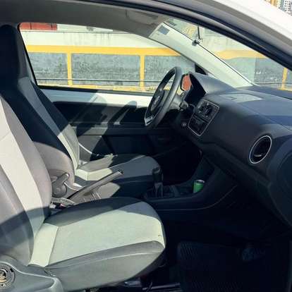 VOLKSWAGEN-UP-2014