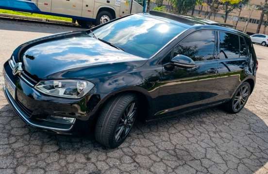 VOLKSWAGEN-GOLF-2015