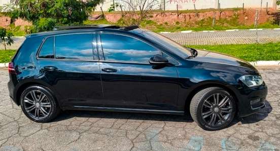VOLKSWAGEN-GOLF-2015