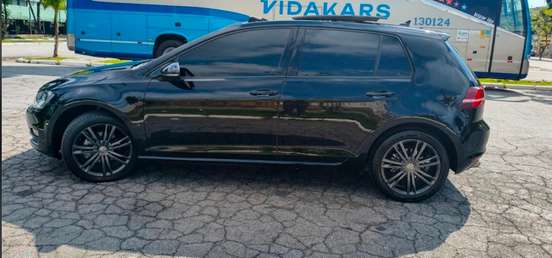 VOLKSWAGEN-GOLF-2015