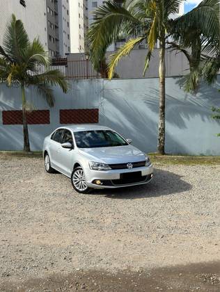 VOLKSWAGEN JETTA 2.0 TSI HIGHLINE 211CV GASOLINA 4P TIPTRONIC