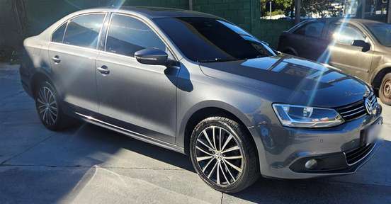 VOLKSWAGEN-JETTA-2.0 TSI HIGHLINE 211CV GASOLINA 4P TIPTRONIC VOLKSWAGEN-JETTA-2013
