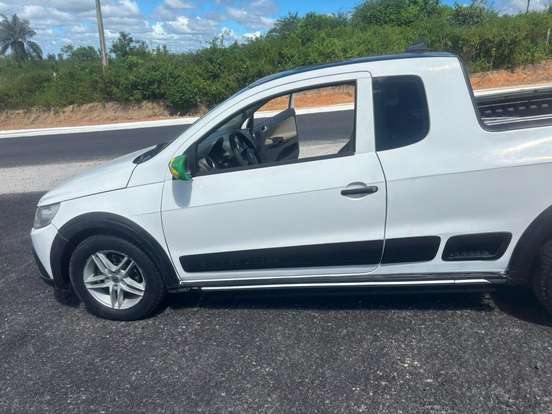 VOLKSWAGEN-SAVEIRO-2011