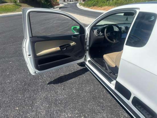 VOLKSWAGEN-SAVEIRO-2011