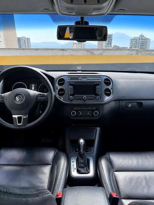 VOLKSWAGEN-TIGUAN-2012