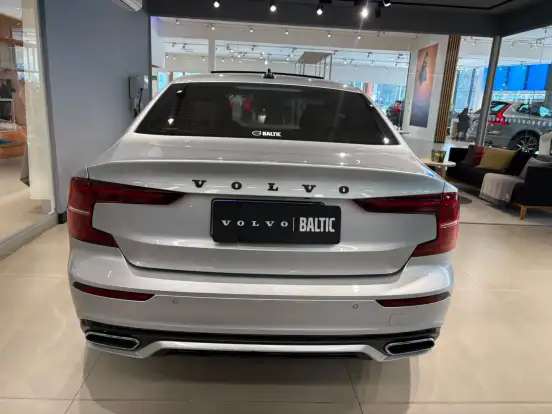 VOLVO-S60-2.0 T8 R-DESIGN HÍBRIDO 4P AUTOMÁTICO VOLVO-S60-2019