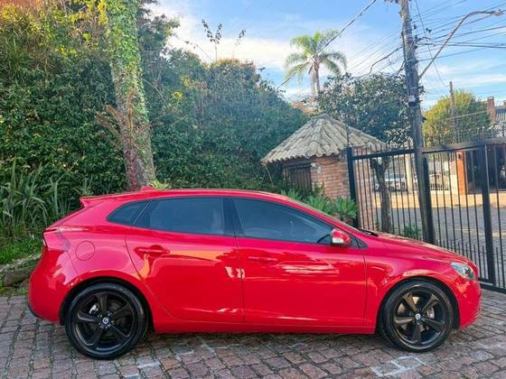 VOLVO V40 2.0 T4 DYNAMIC TURBO GASOLINA 4P AUTOMÁTICO