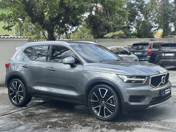 VOLVO XC40 2.0 T5 GASOLINA MOMENTUM AWD GEARTRONIC