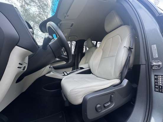 VOLVO-XC40-2018