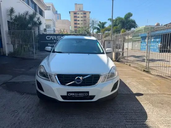 VOLVO-XC60-2011