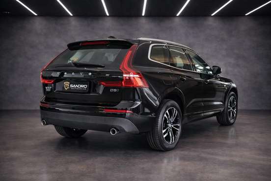 VOLVO-XC60-2020