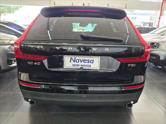 VOLVO-XC60-2.0 T5 GASOLINA MOMENTUM AWD GEARTRONIC VOLVO-XC60-2018