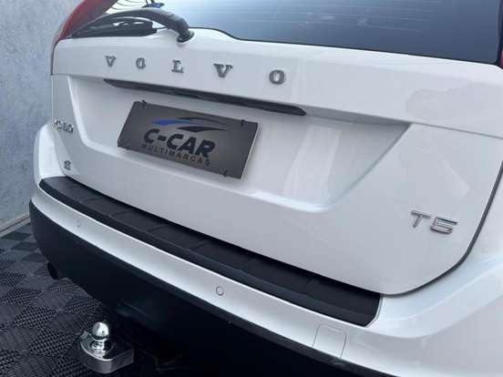 VOLVO-XC60-2.0 T5 R DESIGN TURBO GASOLINA 4P AUTOMÁTICO VOLVO-XC60-2011