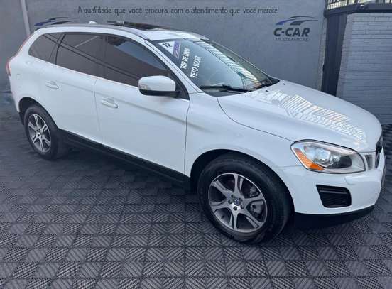 VOLVO-XC60-2011