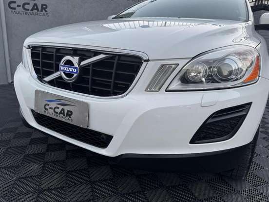 VOLVO-XC60-2.0 T5 R DESIGN TURBO GASOLINA 4P AUTOMÁTICO VOLVO-XC60-2011