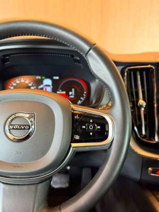 VOLVO-XC60-2.0 T8 HYBRID MOMENTUM AWD GEARTRONIC VOLVO-XC60-2020