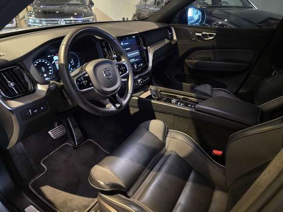VOLVO-XC60-2019