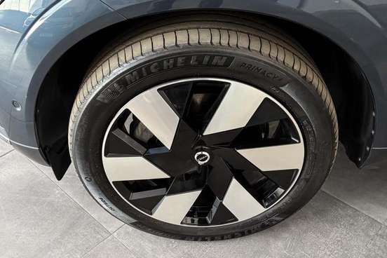 VOLVO-XC60-2024