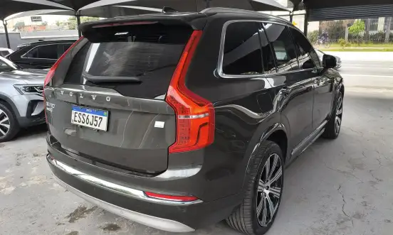 VOLVO-XC90-2021