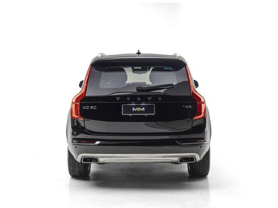 VOLVO-XC90-2018
