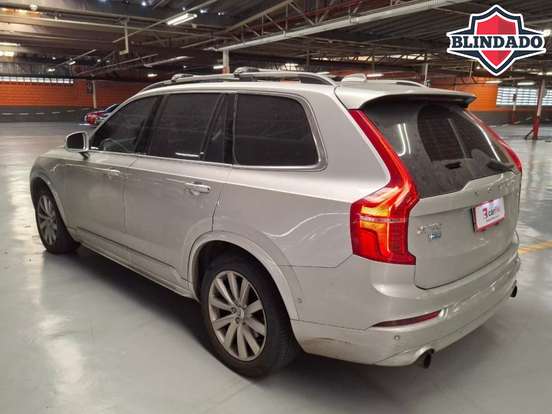 VOLVO-XC90-2015