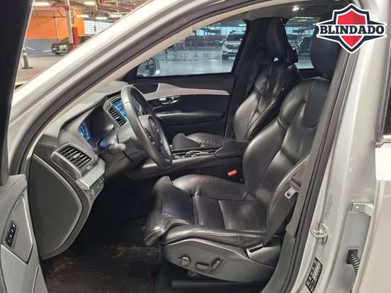 VOLVO-XC90-2015