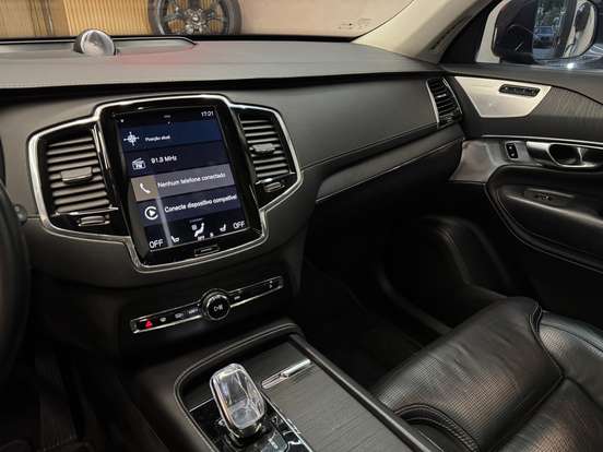 VOLVO-XC90-2019