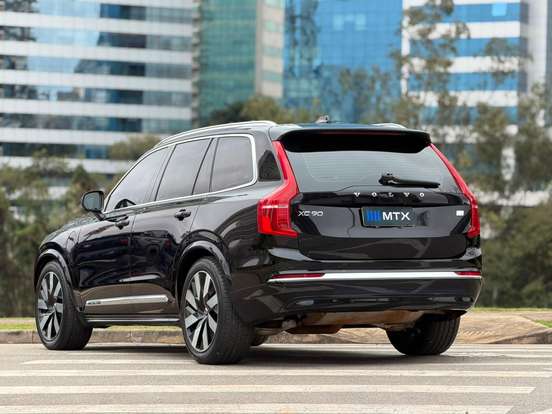VOLVO-XC90-2024