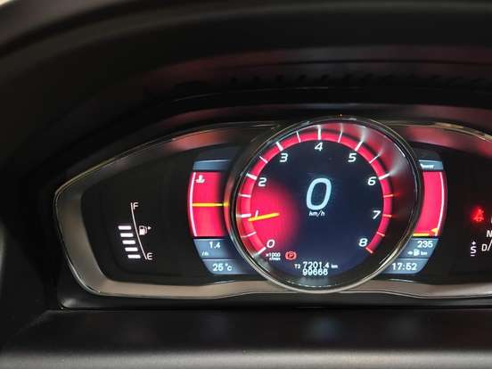 VOLVO-XC60-2014