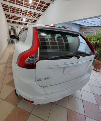 VOLVO-XC60-2014
