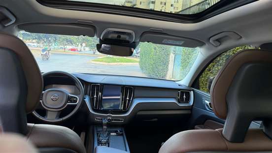 VOLVO-XC60-2.0 T5 GASOLINA MOMENTUM AWD GEARTRONIC VOLVO-XC60-2018