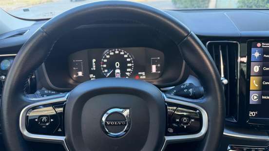 VOLVO-XC60-2018