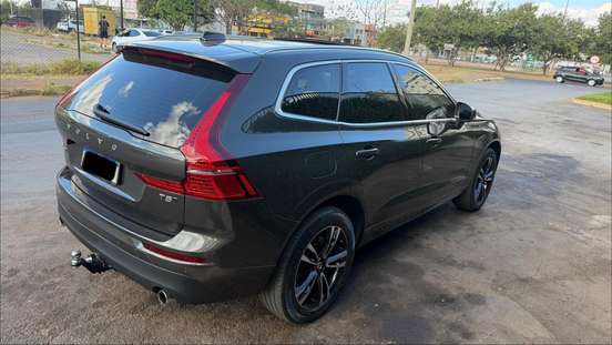 VOLVO-XC60-2.0 T5 GASOLINA MOMENTUM AWD GEARTRONIC VOLVO-XC60-2018