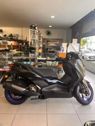 YAMAHA XMAX 300 CONNECTED ABS YAMAHA XMAX 300 CONNECTED ABS