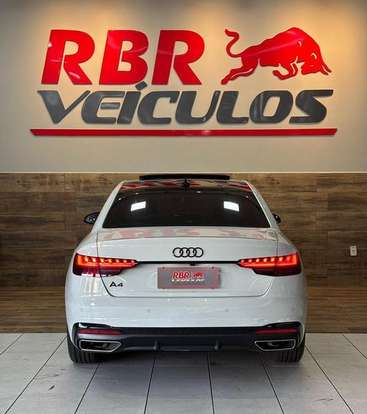 AUDI-A4-2021