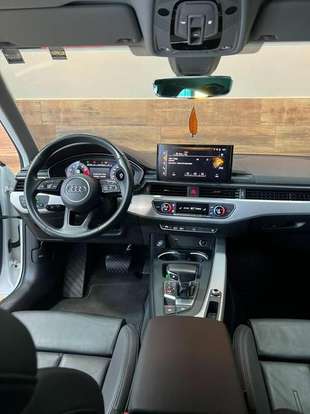 AUDI-A4-2021