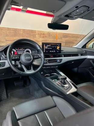 AUDI-A4-2021