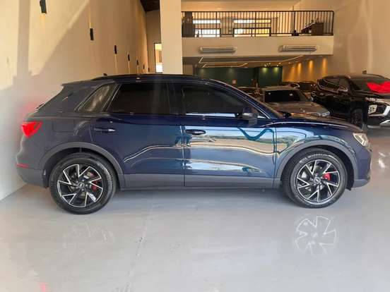 AUDI-Q3-2019