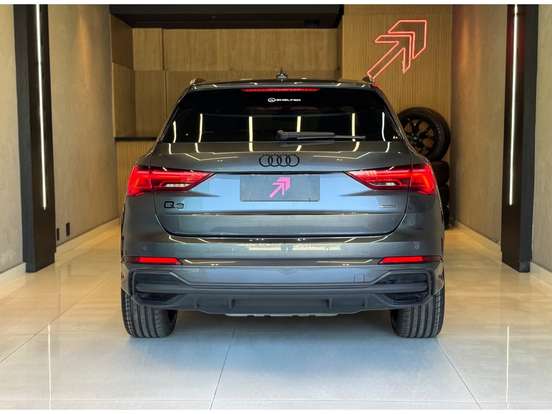AUDI-Q3-2024