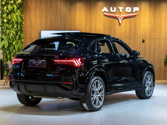 AUDI-Q3-2023