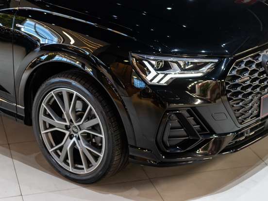 AUDI-Q3-2023