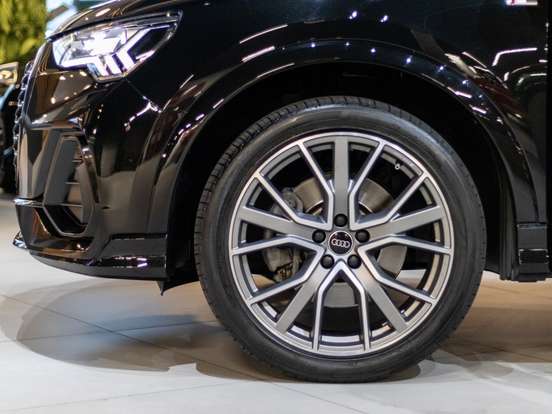 AUDI-Q3-2023