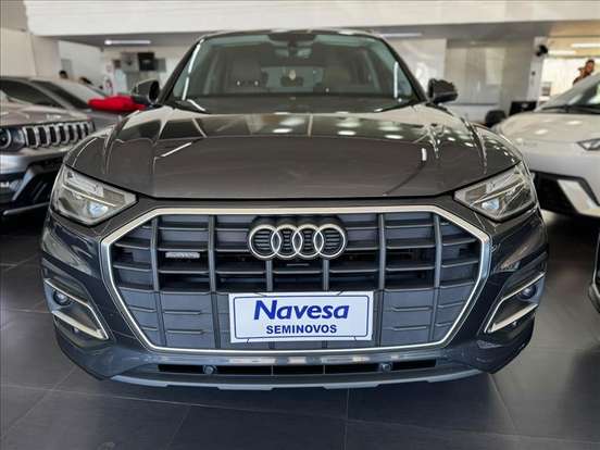 AUDI-Q5-2022